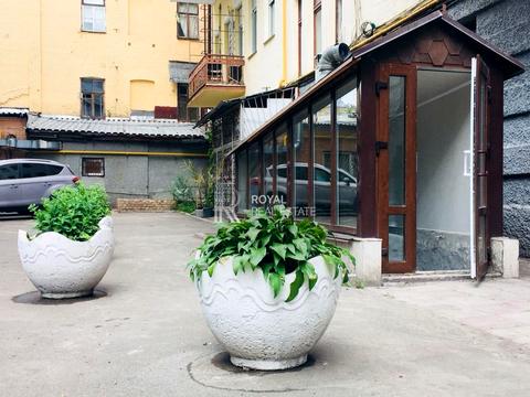 комерційна за адресою Велика Васильківська вул. (Червоноармійська), 14