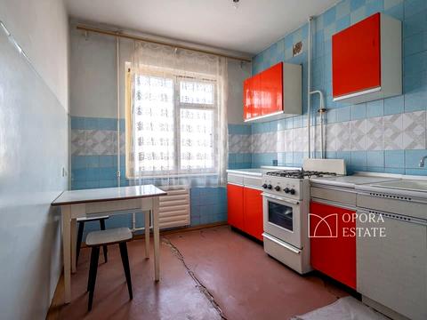 квартира за адресою Космонавтів вул., 3а