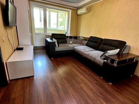 квартира за адресою Юрія Кондратюка вул. (Комунарівська), 1