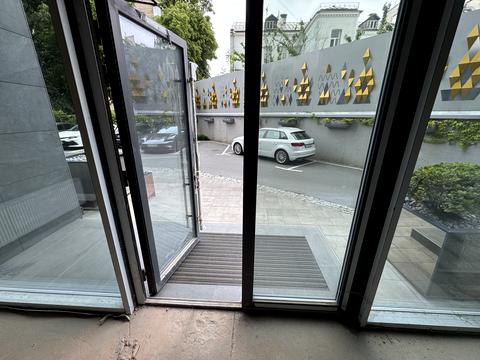 коммерческая по адресу Січових стрільців, 44-а