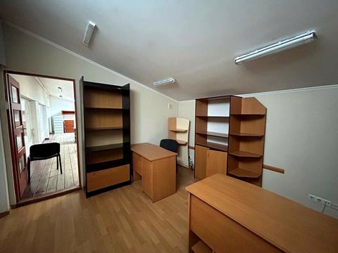 комерційна за адресою Спокійна вул. (Романюка), 9