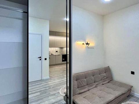 квартира за адресою Краснова вул., 1-В