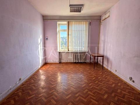 комерційна за адресою Межигірська вул., 65