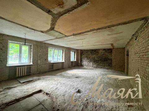 комерційна за адресою Тарасівська вул., 2