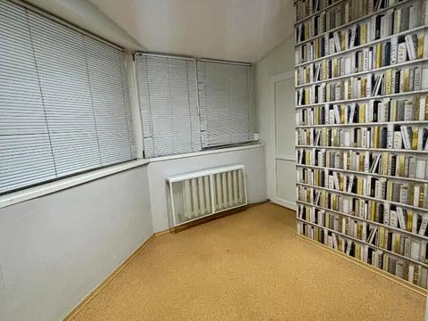 комерційна за адресою Ніла Армстронга вул. (Казакова), 4-А