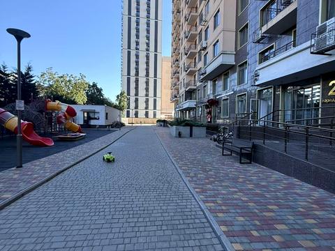 коммерческая по адресу Литературная ул., 8
