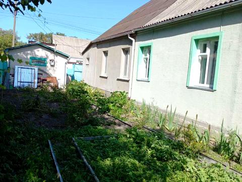будинок за адресою Леоніда Каденюка вул. (Космонавта Комарова)