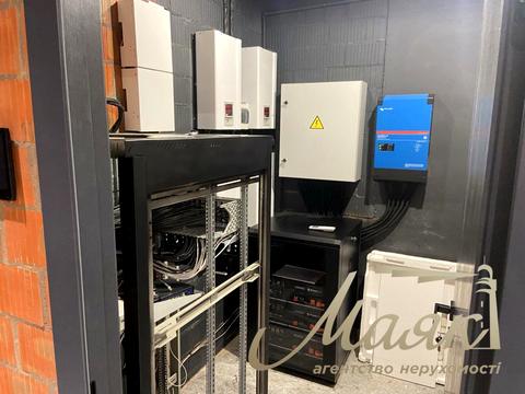 комерційна за адресою Джона Маккейна вул. (Івана Кудрі), 1