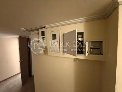 комерційна за адресою Володимирська вул., 51/53