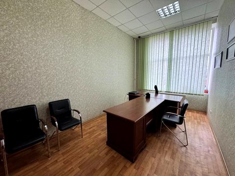 комерційна за адресою Івана Авраменка вул. (Корнійчука), 4