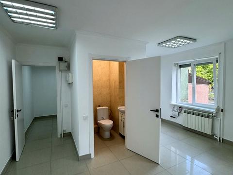 комерційна за адресою Сихівська вул., 4