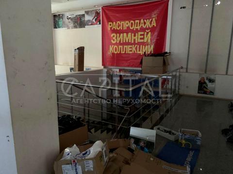 комерційна за адресою Миколи Міхновського бульв. (Дружби Народів), 4/6