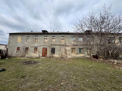 коммерческая по адресу пгт. Доброслав, Київська, 80-а