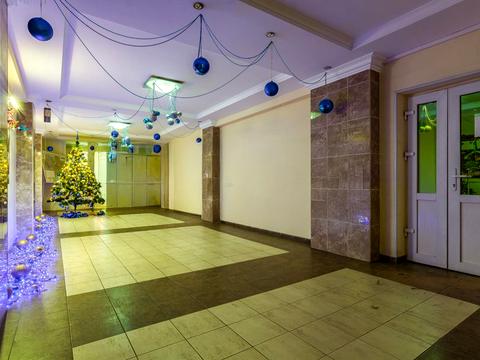 комерційна за адресою Левка Лук'яненка вул. (Маршала Тимошенка), 29