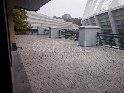 комерційна за адресою Велика Васильківська вул. (Червоноармійська), 55-А