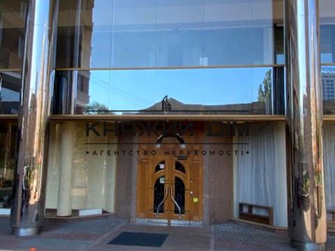 комерційна за адресою Жилянська вул., 59