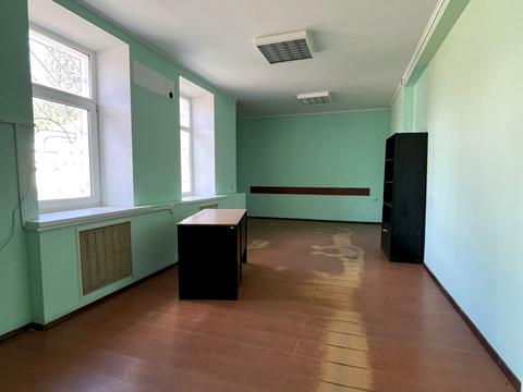 комерційна за адресою Степана Чобану вул. (Добровольського), 1