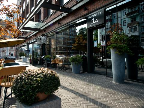 комерційна за адресою Саксаганського вул., 53/80