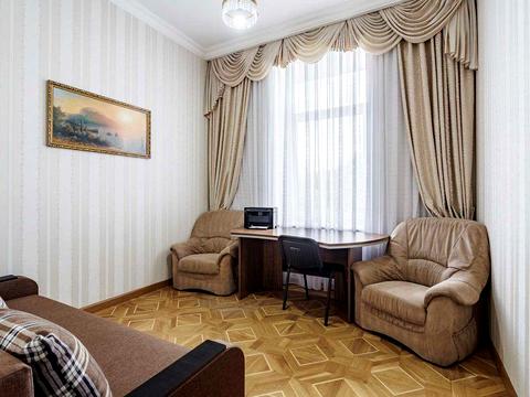 комерційна за адресою Ярославів Вал вул., 14-Г