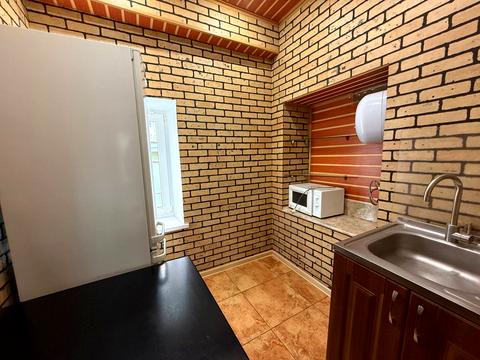 комерційна за адресою Михайлівська вул., 21
