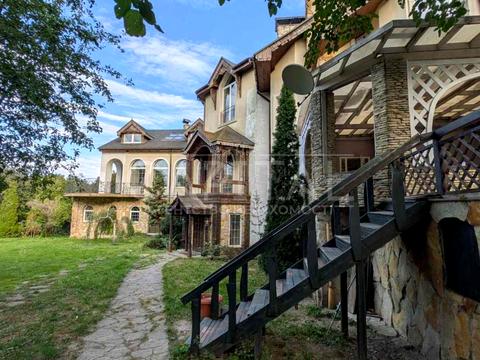 будинок за адресою Ягідна вул.