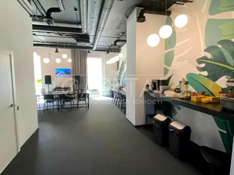 комерційна за адресою Антоновича вул. (Горького), 74