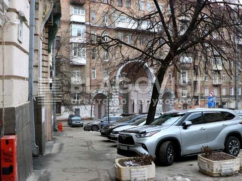 комерційна за адресою Лютеранська вул., 4