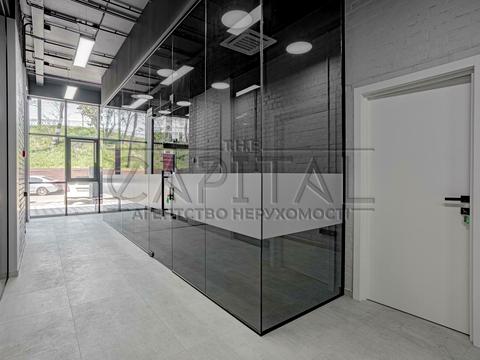коммерческая по адресу Любомира Гузара просп. (Космонавта Комарова), 9б