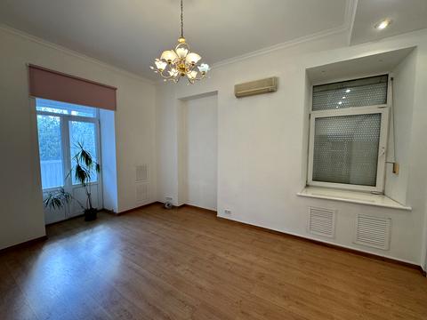 комерційна за адресою Саксаганського вул., 99