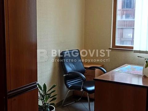комерційна за адресою Велика Васильківська вул. (Червоноармійська), 64
