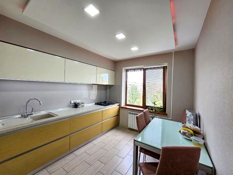 квартира за адресою Героїв просп., 4