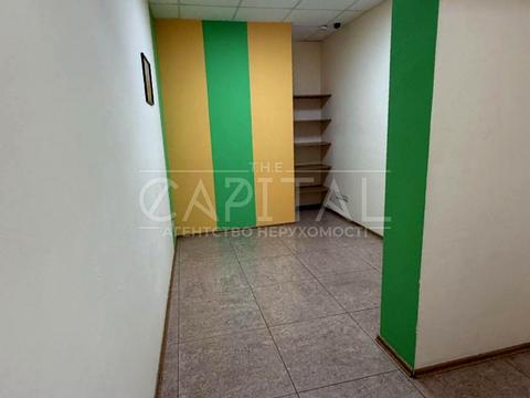 комерційна за адресою Раїси Окіпної вул., 7