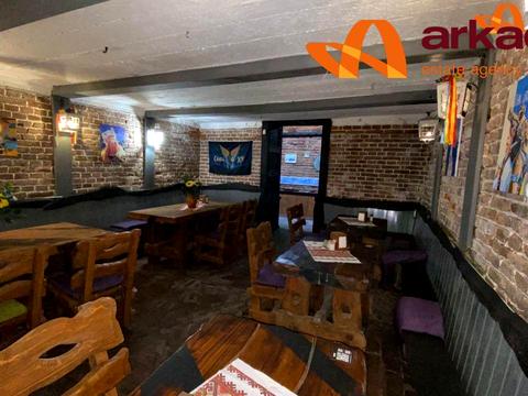 комерційна за адресою Леся Курбаса вул., 2