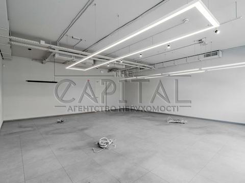 комерційна за адресою Спаська вул., 11