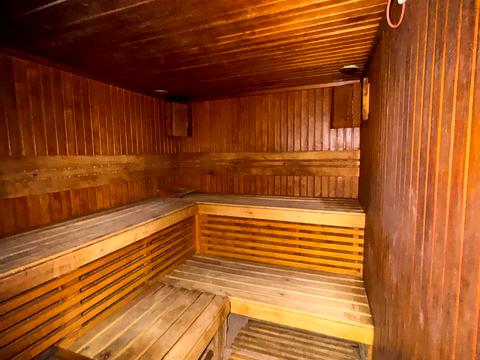 комерційна за адресою Семінарська вул., 15а