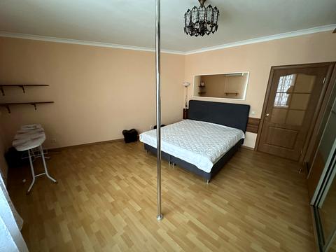 квартира за адресою Анни Ахматової вул., 33