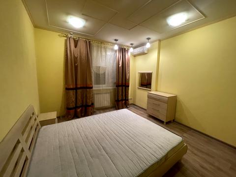 квартира за адресою Дніпровська набережна вул., 23