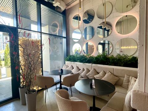 комерційна за адресою Зарічна вул., 2 к1