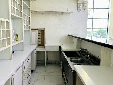 комерційна за адресою Шевченка вул., 61 з