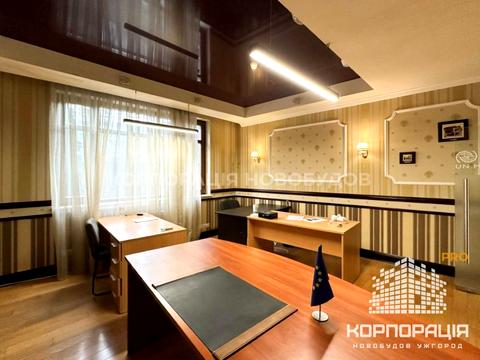 комерційна за адресою Жупанатська, 1