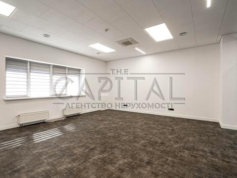 комерційна за адресою Михайла Максимовича вул. (Онуфрія Трутенка), 8