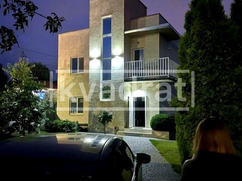 будинок за адресою Центральна вул.