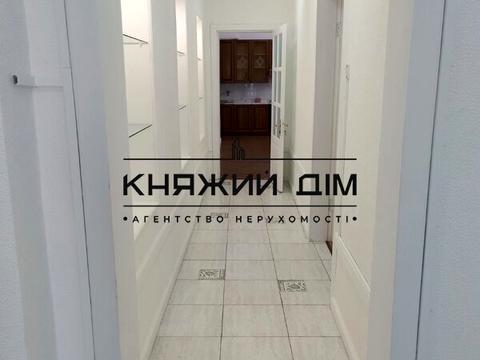 комерційна за адресою Антоновича вул. (Горького), 10