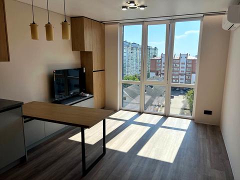 квартира за адресою Степана Бандери вул., 77-Б