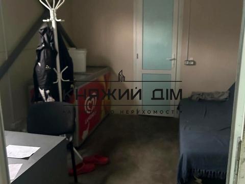 комерційна за адресою Садова, 1