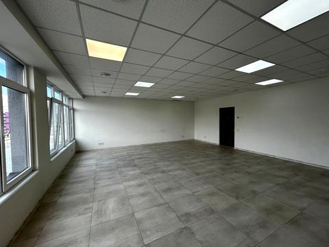 комерційна за адресою Кам'янецька вул., 23