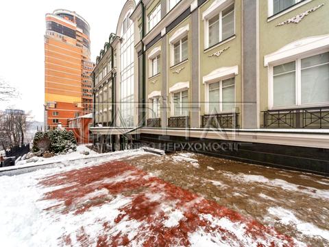 комерційна за адресою Василя Тютюнника вул. (Анрі Барбюса), 28