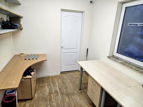комерційна за адресою Академіка Заболотного вул., 156/1