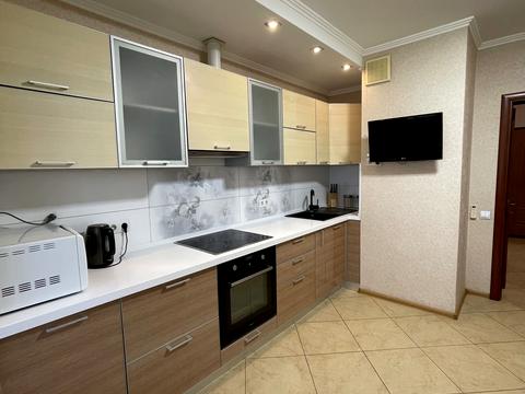 квартира за адресою Анни Ахматової вул., 28