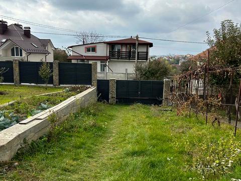 квартира за адресою Світанкова вул., 14